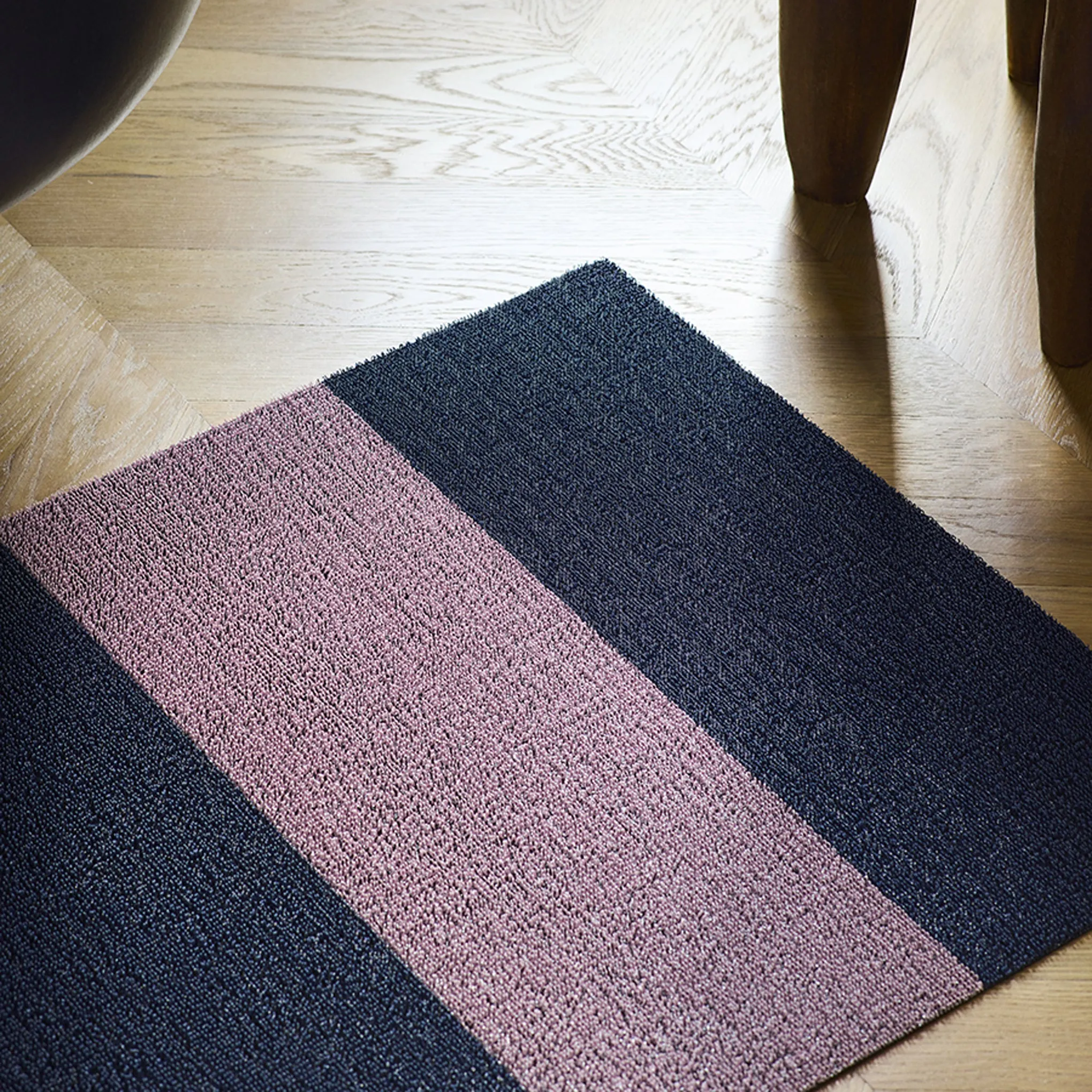 Chilewich Duo Stripe Shag Mat - Berry