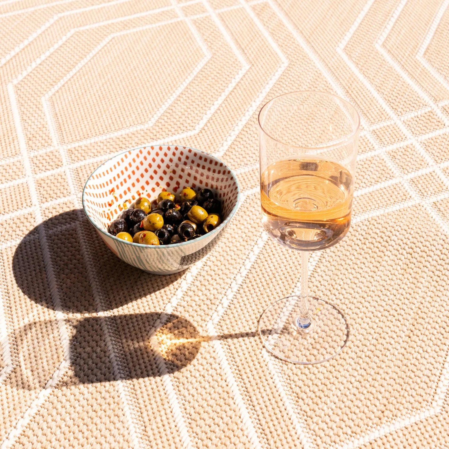 Cream Modern Geometric Outdoor Rug - Basata