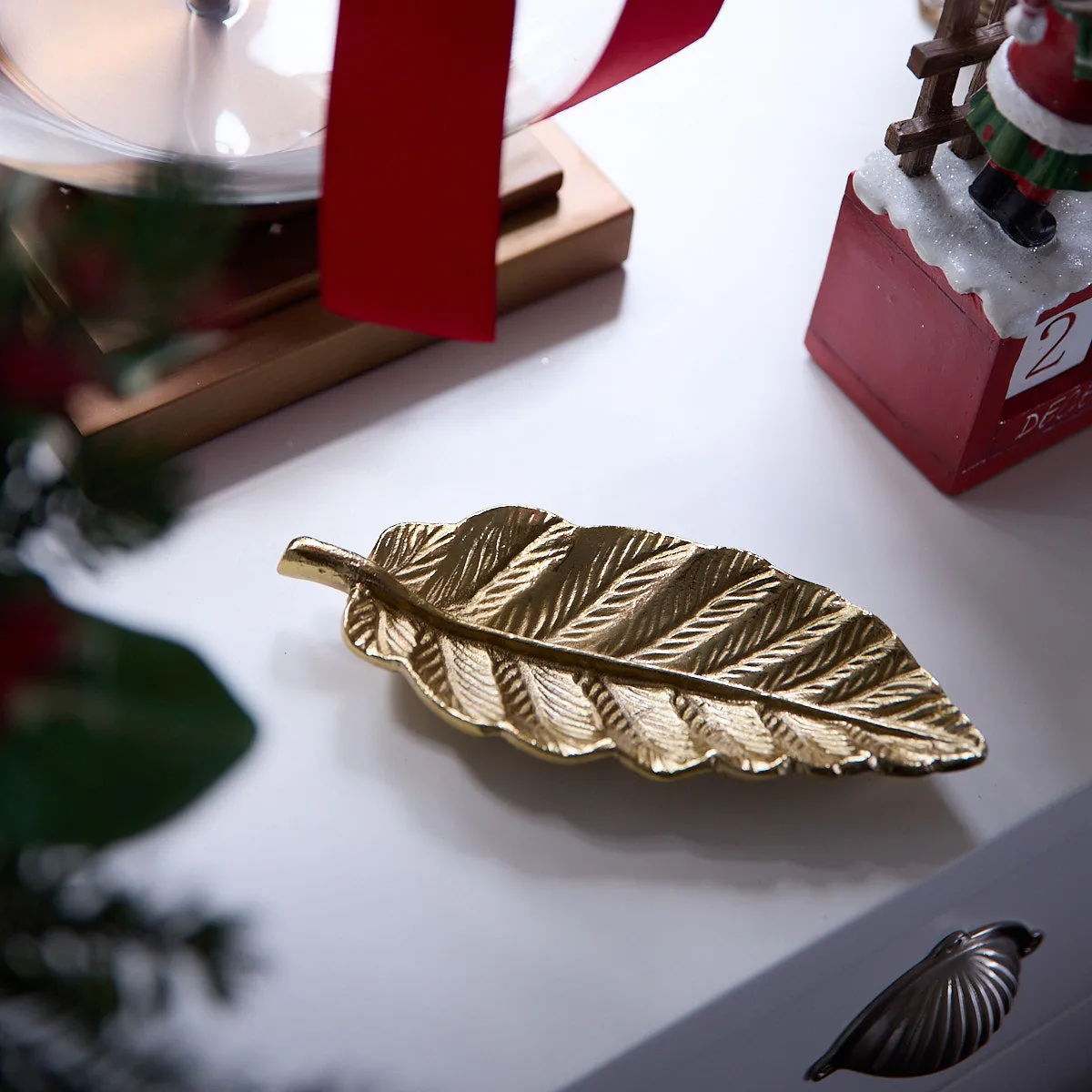 Decorative Leaf Dish (Gold)