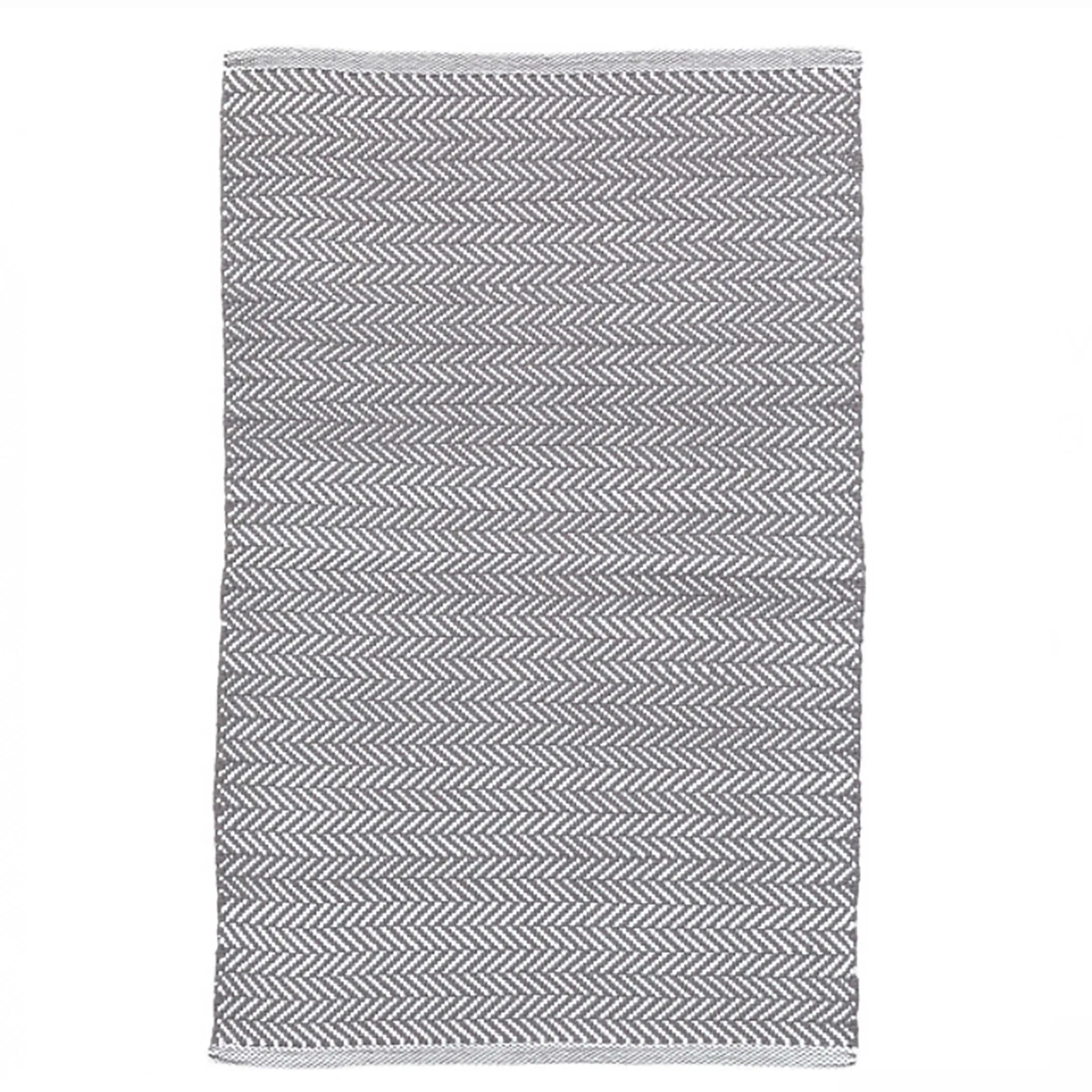 Herringbone Shale/White Indoor/Outdoor Rug